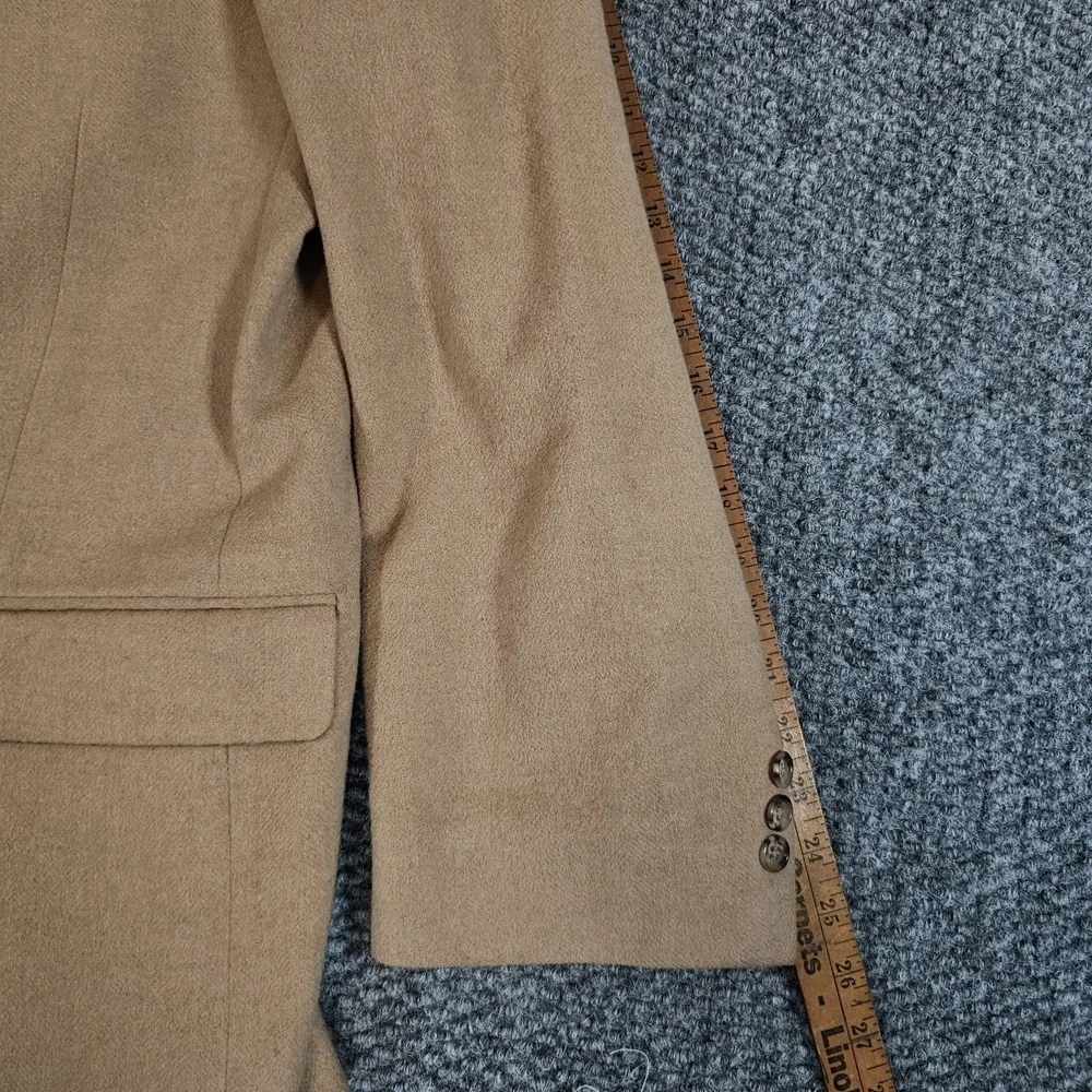 Vintage Woolrich Mens Sport Coat Jacket Blazer Camel Hair Size 46R Lined Pockets